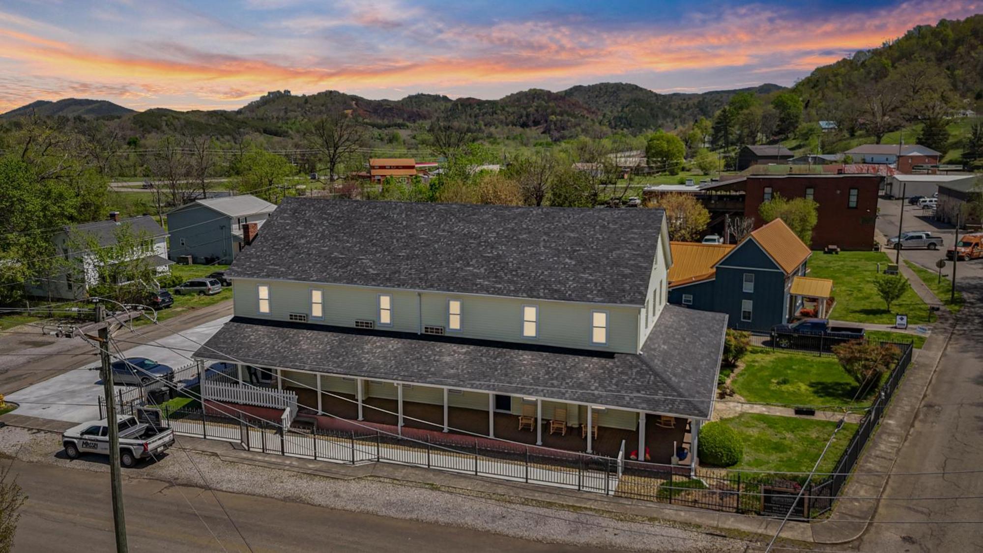 The Tellico Plains Inn And Event Venue 外观 照片