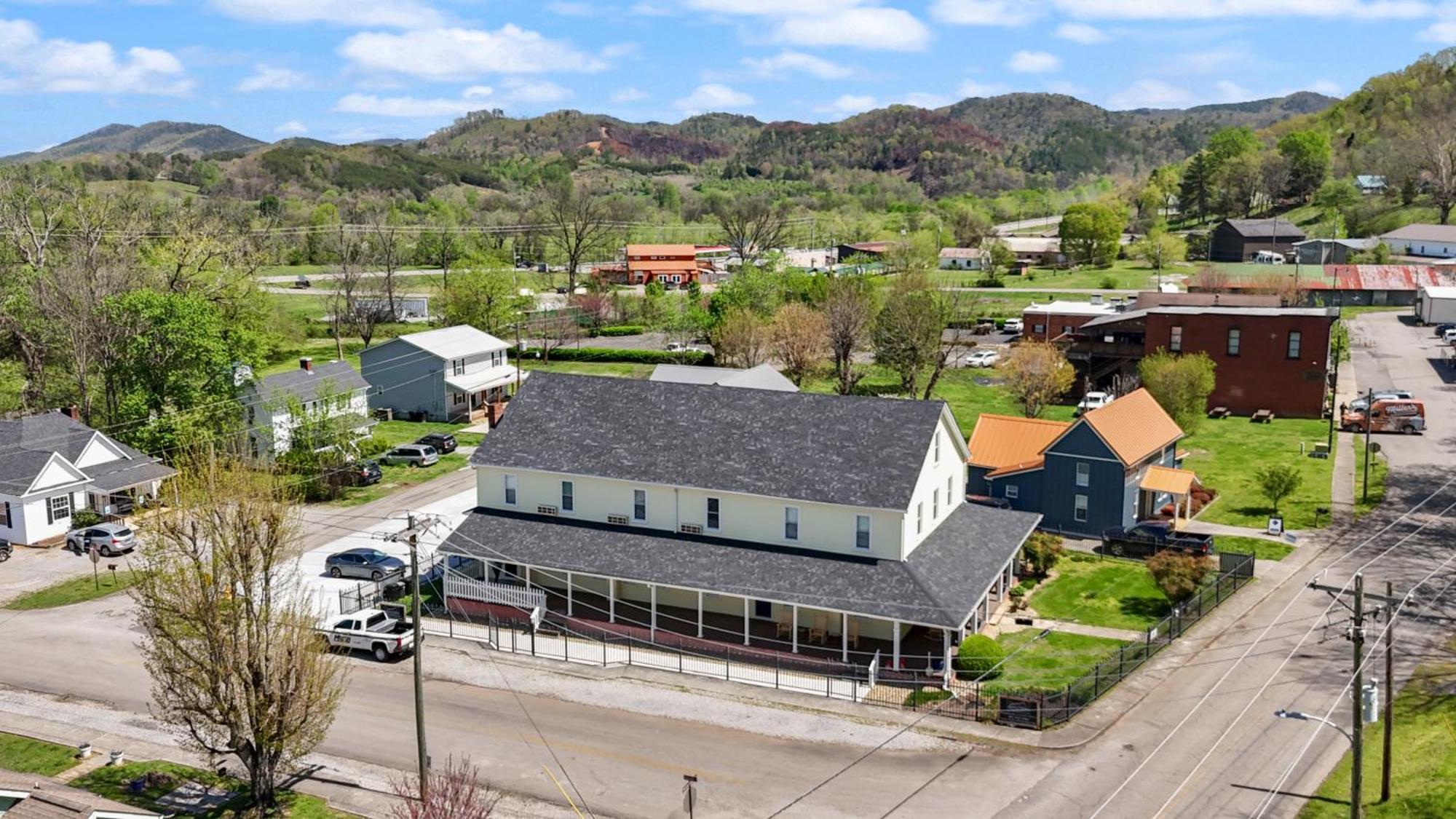 The Tellico Plains Inn And Event Venue 外观 照片